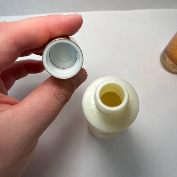 White Diamonds Elizabeth Taylor Eau de Toilette Spray & Luxury Bath Bubbles 1 oz - Picture 5 of 7